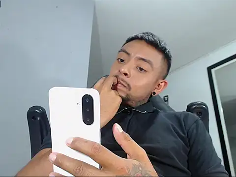 Chat XXX en directo de BASTIAN_NICOLAS_