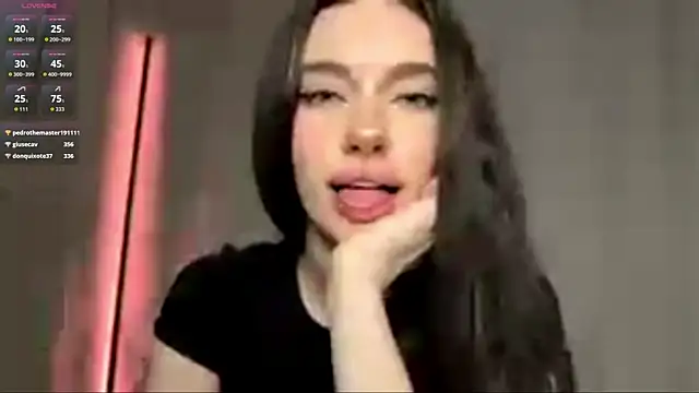 Moonfaairy's Live XXX Chat