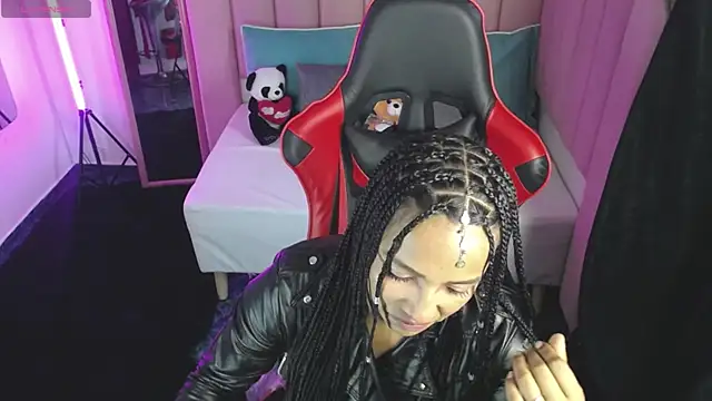 Dakota_ron Live XXX chat