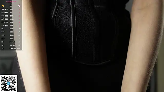 ErosyneのライブXXXチャット