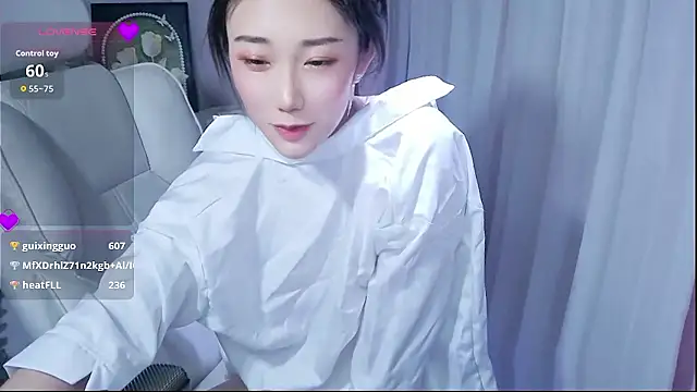 XXX chat uživo modela XIAOXIN-EET