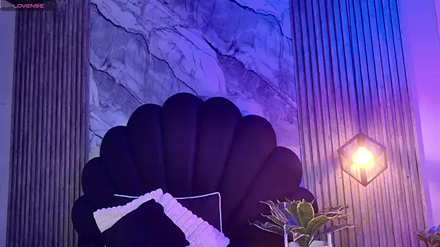 _charlotte_quee_n Live XXX chat