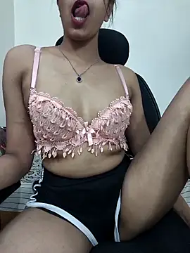 Glow_Queen Chat XXX in diretta