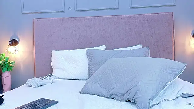 Busty_Zay Pertunjukan Webcam