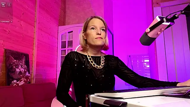 Lady_Shine's Live XXX Chat