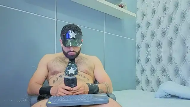 LeonidasKaiserのライブXXXチャット