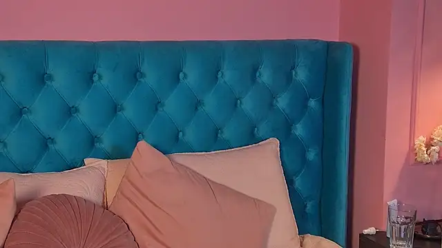 Roxy_Wilde – Naživo XXX chat