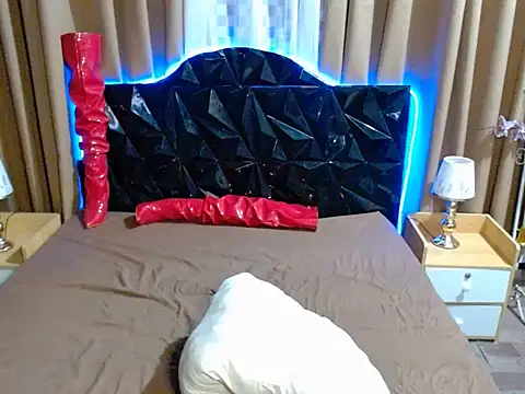 AshantTsiBigCock 在線直播表演