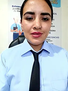 MAYE__13 – Naživo XXX chat