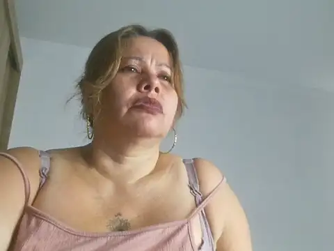 dulce_anahi_ Adlı Modelin Canlı XXX Sohbeti