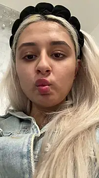 Kylie_One Webcam show