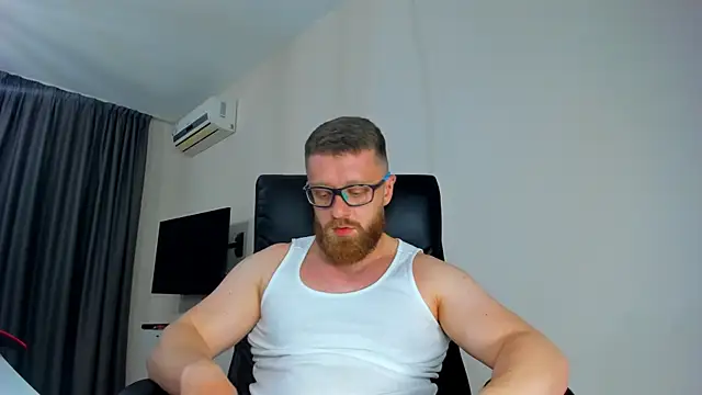 Show modela Findom_guy na web-kameri