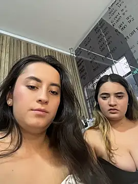 Antonella_Julieta 웹캠 쇼