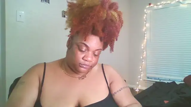 Chatroom XXX en direct de NaughtyHottieBBW