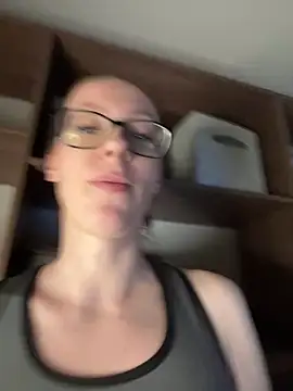 RussianGirls_ Adlı Modelin Canlı XXX Sohbeti