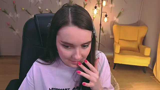 CloudGrace Adlı Modelin Canlı XXX Sohbeti