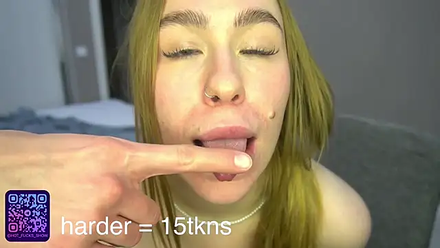 Show modela sisichki_pisichki na web-kameri