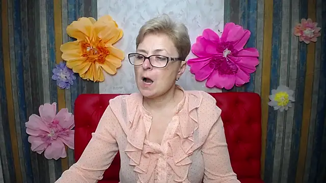 EmiliaGree's Live XXX Chat