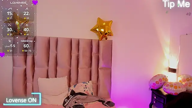 Chat XXX en directo de NikyBrookss