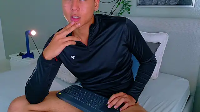 Pokazy przed kamerką – Raiden_boyy