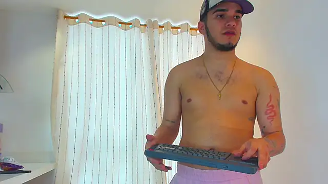 TheBatMansion webcam show