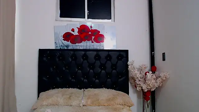 pinky_f00xn Live XXX chat