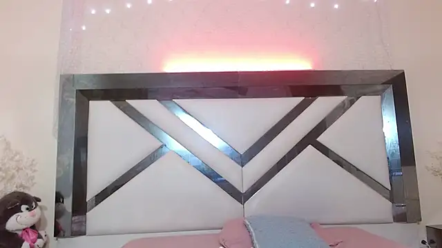 samara_selene Adlı Modelin Canlı XXX Sohbeti