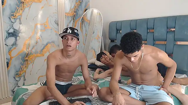 EMPIRE_BOYS1 Adlı Modelin Canlı XXX Sohbeti