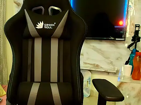 Jenni11Live élő XXX-chatje