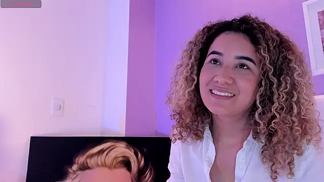 Charlotte11-11's Live XXX Chat