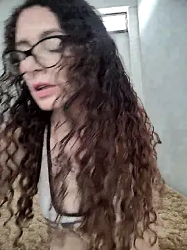 Nanucurlyxx 现场XXX聊天