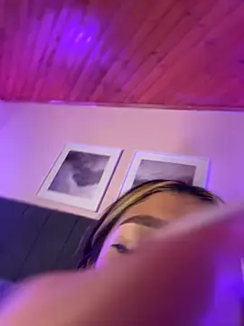 Isabella18_pink's Live XXX Chat