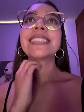 دردشة Andrea-Queen الجنسية المباشرة