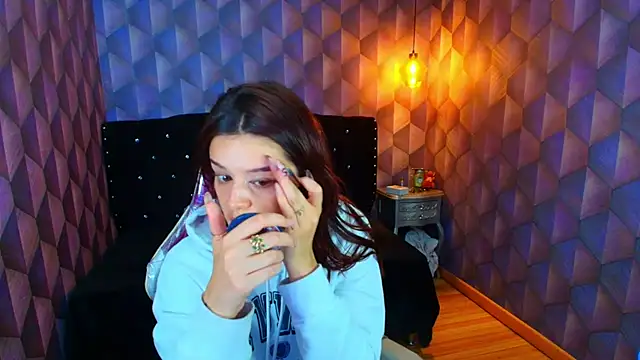 LiaHarryis 即時 XXX 聊天