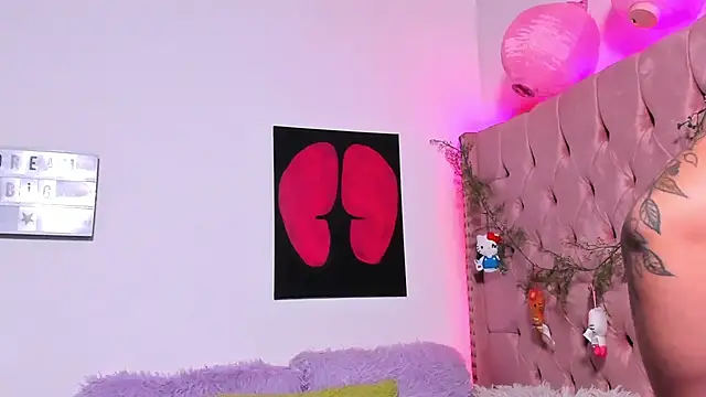 Pokazy przed kamerką – LillyCandy