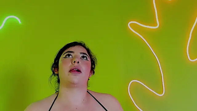 XXX chat uživo modela Bagiolett