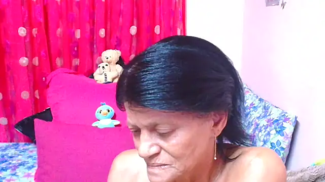 SLUTTYROXY: онлайн-секс-чат