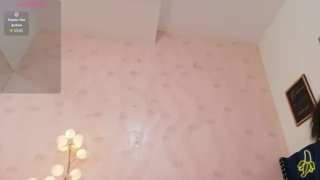 Chat XXX en directo de littleebonymommy