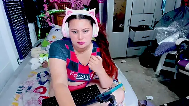 SofiaOlivares: онлайн-секс-чат