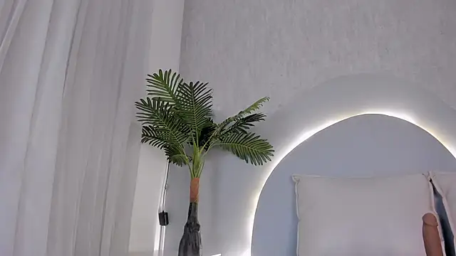 Онлайн чат XXX CannelaSmith