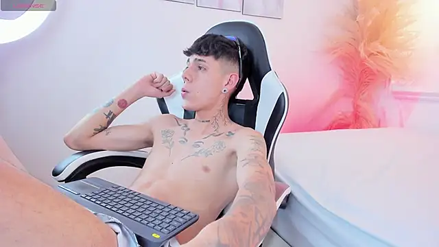 Tommy_valverde's Live XXX Chat