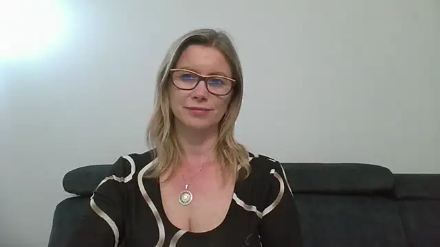 Chat XXX en directo de DoreenSexy