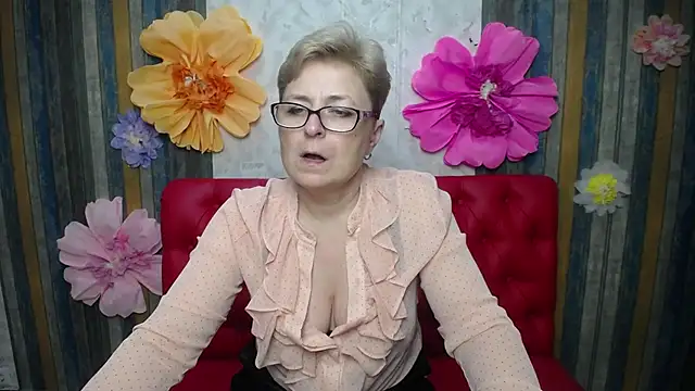 EmiliaGree 现场XXX聊天