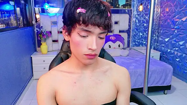 AlecciaNova 在線直播表演