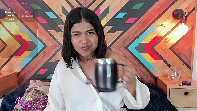 NaiirobiSwan 现场XXX聊天