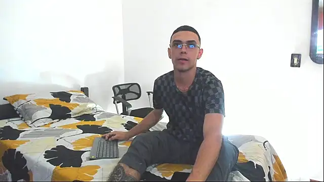 Teo_Rave Show in webcam