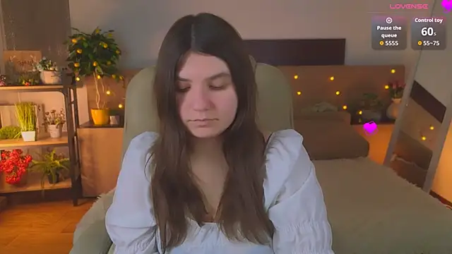 XXX chat uživo modela Viola__Shy
