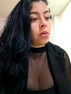 แชท XXX สดของ Luianna