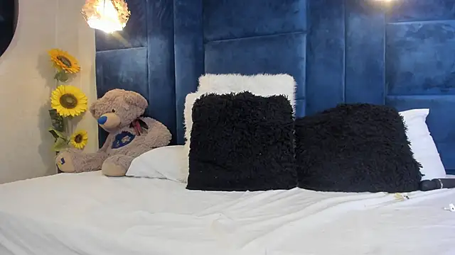 Chat +18 de Laura_Miller1 ao vivo