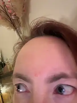 LouiseTswing webcam show